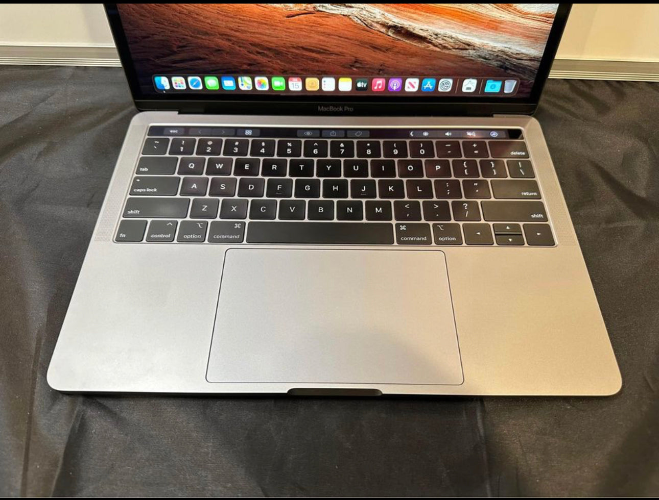 Apple MacBook Pro (With TouchBar)